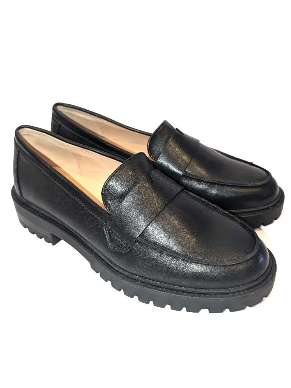 NWOT Banana Republic | Leather Vee Strap Lugg Sole Black Loafers | Size 8.5
